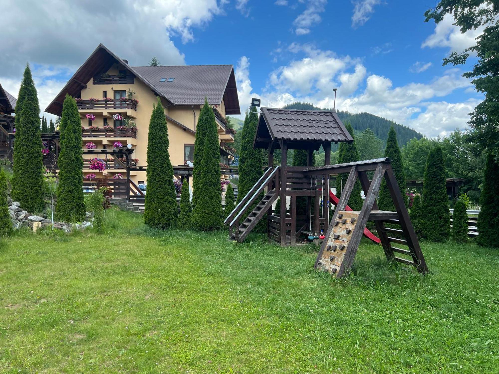 Pensiunea Vranis Sadova  Exterior photo